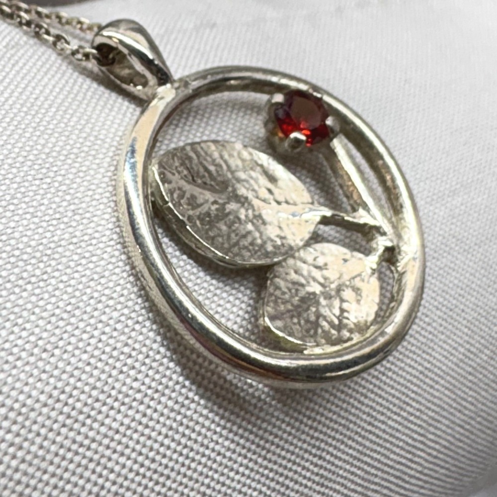 Vince Story Necklace Women OS Silver Excellent Garnet Leaf 925 Pendant 18in - Picture 6 of 8